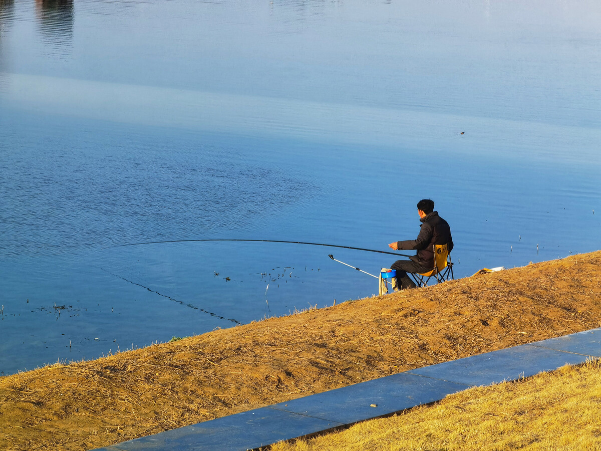 冬日垂釣 - z峰j景f