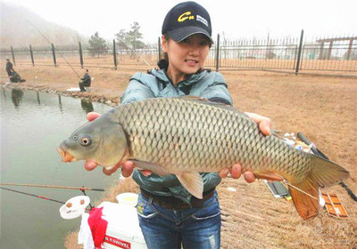 美女釣魚圖片 那些歪果人釣過的大物