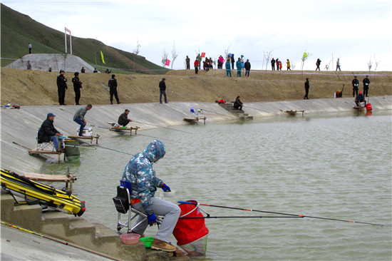 新疆裕民縣舉辦釣魚大賽