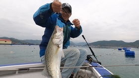 用商品餌料在國外釣魚,能不能輕松拉爆